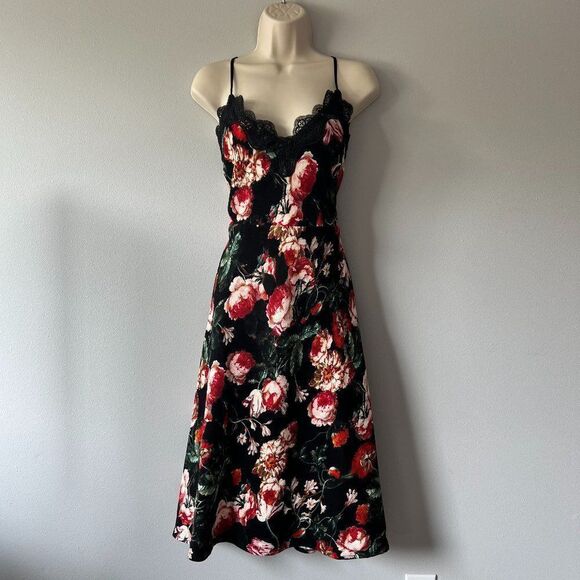 foxiedox Dresses & Skirts - Foxiedox by Anthro Floral Print and Lace Slip Dress Size Petite L